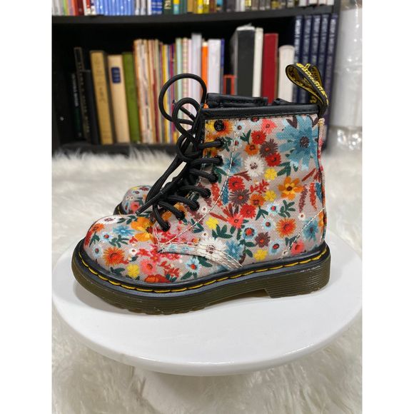 wanderflower dr martens